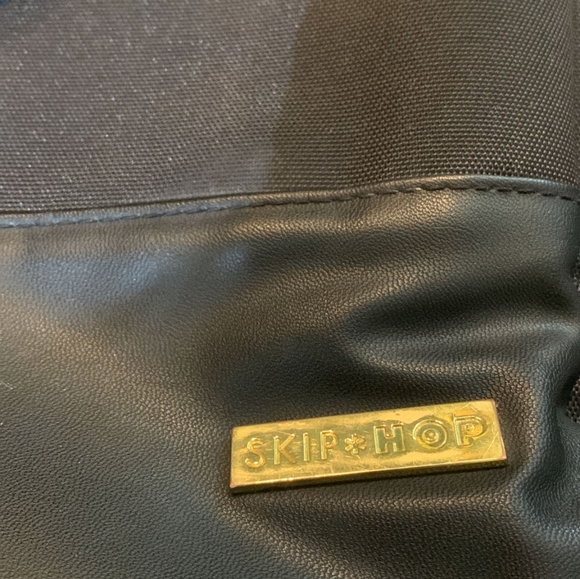 Skip Hop diaper bag tote - Picture 10 of 10